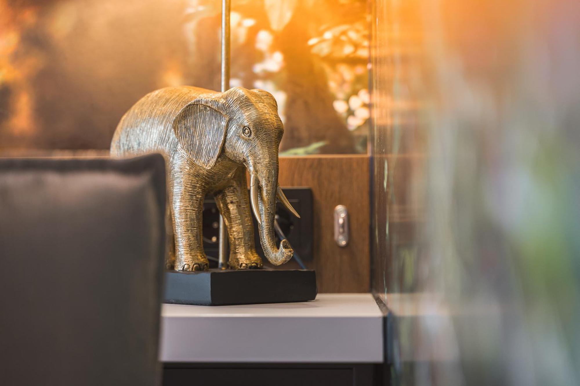 Jungle No5 Boutique Hotel - Stuttgart City-Center Buitenkant foto